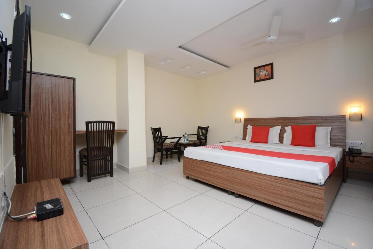 Oyo 5478 Skippers Inn Ludhiana Buitenkant foto